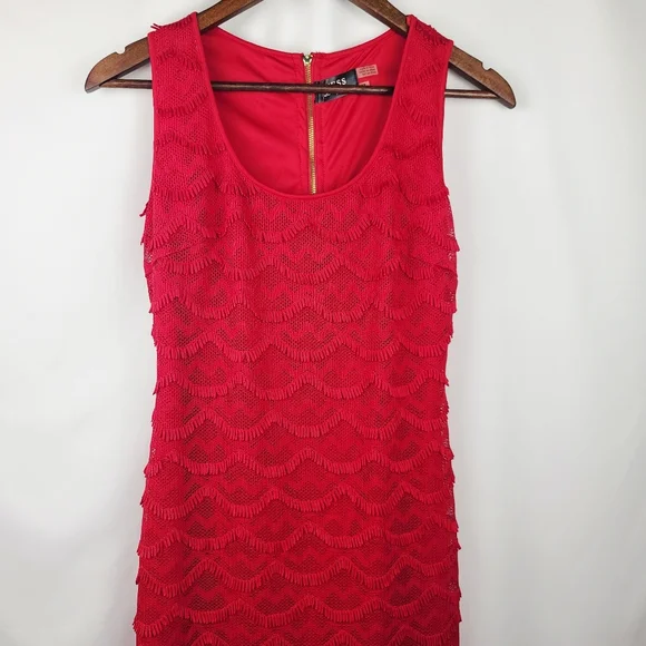 GUESS Red Scalloped Crochet Lace Fringe Cocktail Dress – Size 12 - Picture 3 of 13